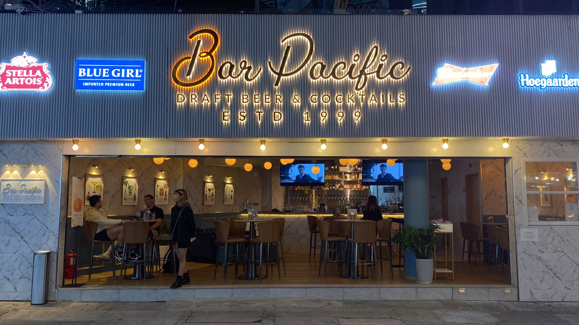 Bar Pacific Shop 93 YAU TSIM MONG